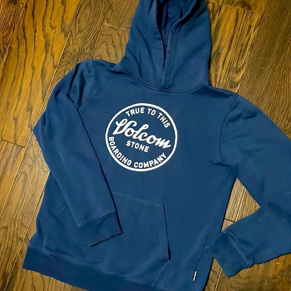 Volcom hoodie dark blue white writing. Trendy line in the back, great condition - Picture 1 of 5